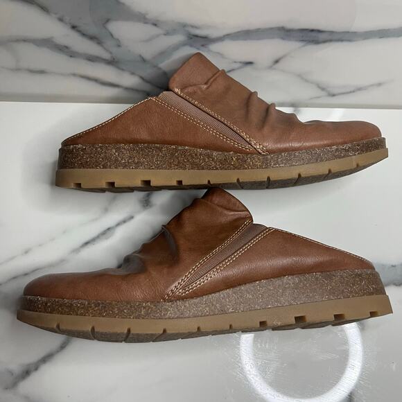 Eurosoft Women's Brown Faux Leather Comfort Slides Mules Sz 9 Outdoor Hiking - Picture 6 of 7